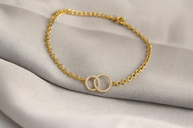 SREBRNA POZŁACANA BRANSOLETKA ANKIER Z PRZEPLATANYMI KÓŁKAMI I CYRKONIAMI 925 585 – 1,5MM